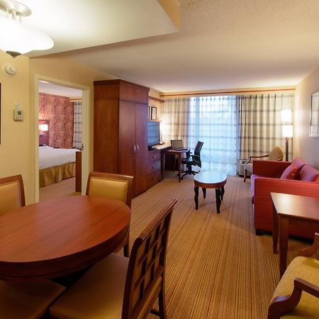 Courtyard By Marriott Canton North Canton Buitenkant foto