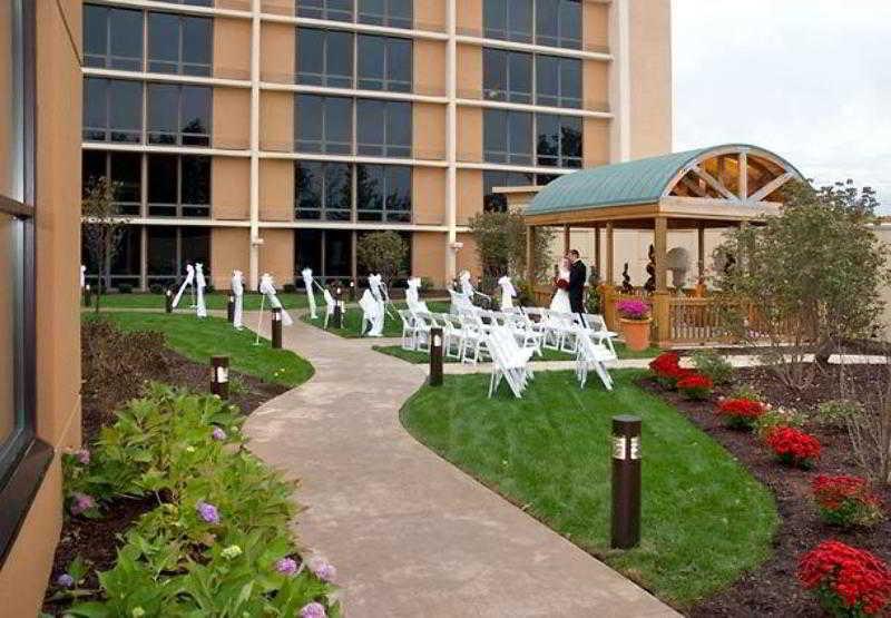 Courtyard By Marriott Canton North Canton Buitenkant foto