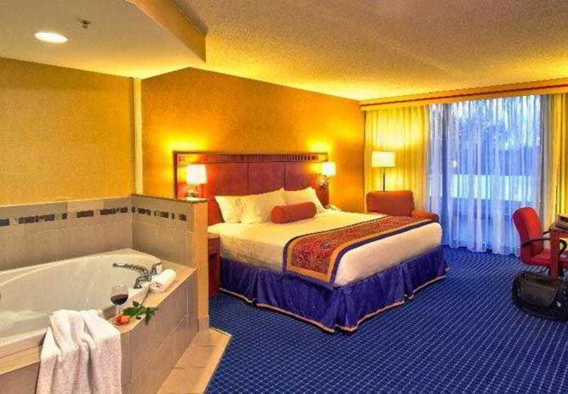 Courtyard By Marriott Canton North Canton Buitenkant foto