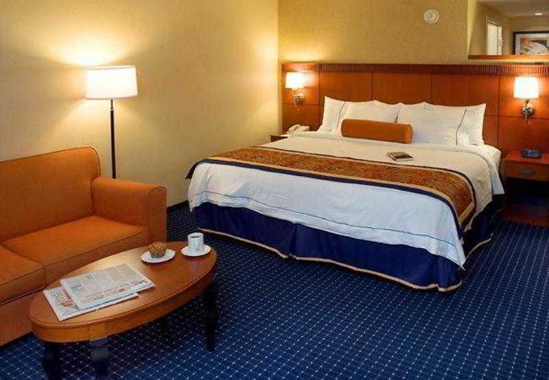 Courtyard By Marriott Canton North Canton Buitenkant foto